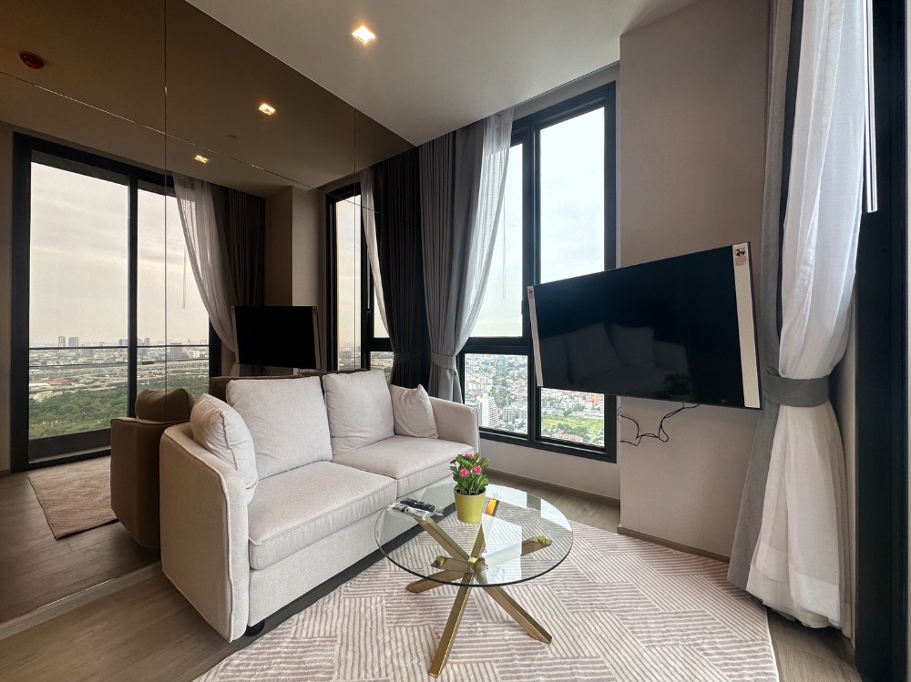 For RentCondoLadprao, Central Ladprao : For rent, 2 bedrooms, 1 bathroom, high floor, corner room, fully furnished, ready to move in.