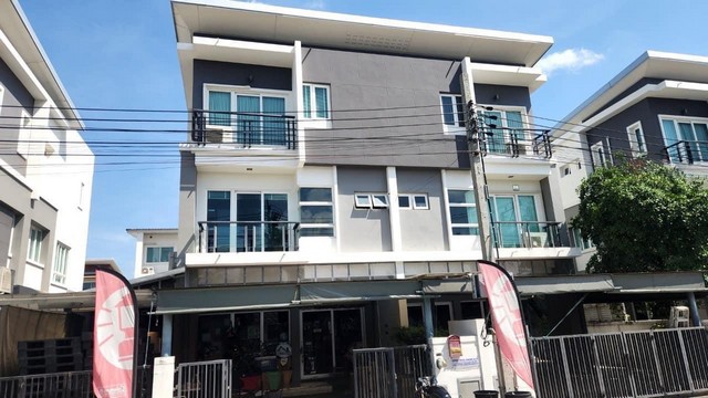 For RentTownhomeVipawadee, Don Mueang, Lak Si : BS1420 Home office for rent, 3 floors, can be extended to be a warehouse. Chuan Chuen Modus Vibhavadi Project, convenient to travel, next to the main road Vibhavadi.
