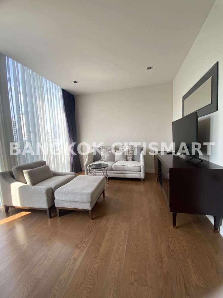 For RentTownhomeSukhumvit, Asoke, Thonglor : For rent [ Quarter 39 ] 4 bedrooms 5 bathrooms 380 sq.m. only 160,000 baht ! townhouse great location near MRT phetchaburi / please contact 062-362-5623 agent