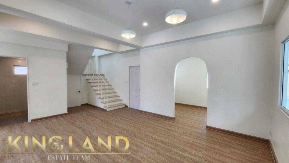 #ให้เช่าบ้านเดี่ยว 2 ชั้น หมู่บ้านทิพมาศเสรี-บางนา  ถ.บางบ่อ-คลองด่าน 3 ห้องนอน 2 ห้องน้ำ  ที่จอดรถ 2 คันในตัวบ้าน ขนาด 55 ตารางวา รีโนเวทใหม่ทั้งหลัง สไตล์มูจิ สบายตา เช่า 12,000/เดือน Loading...