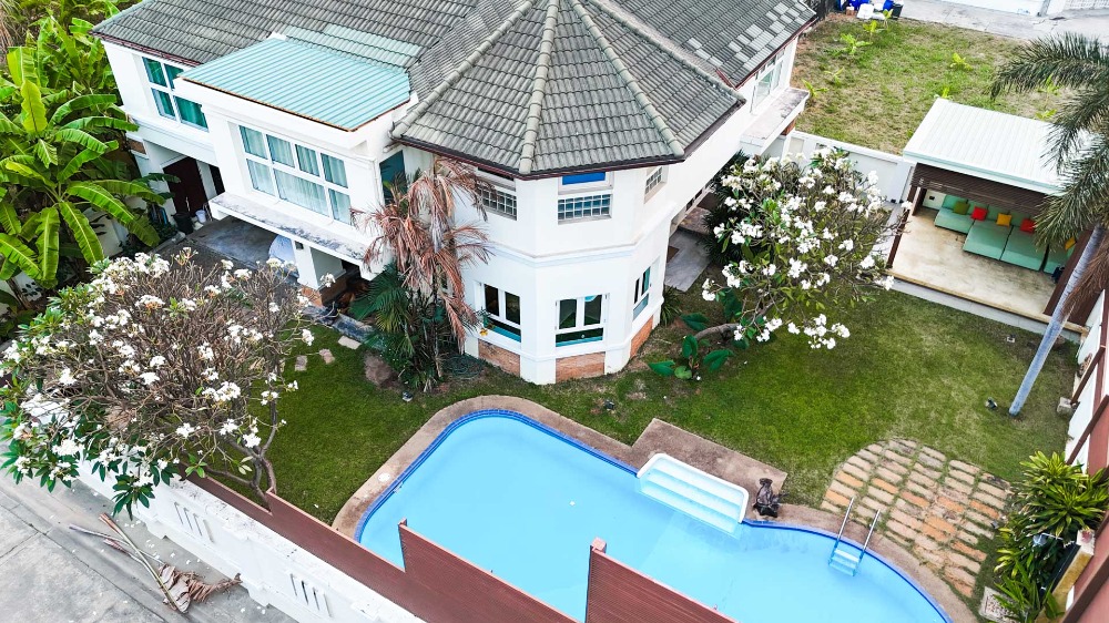 For SaleHouseMin Buri, Romklao : Luxury House for Sale near Ruamrudee International School 4br 3ba