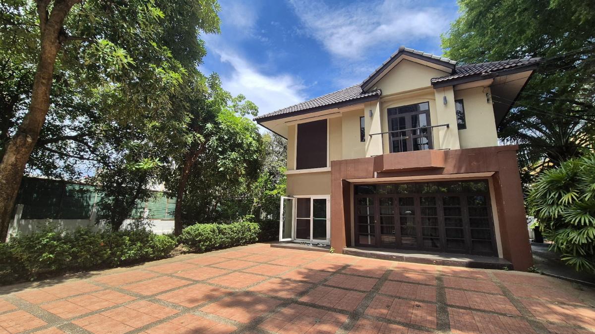 For SaleHouseLadprao, Central Ladprao : House for sale with beautiful land opposite Central Ladprao.  Convenient to walk to the train station.