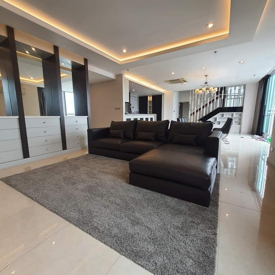 For RentCondoPattanakan, Srinakarin : New room! Penthouse Duplex, corner room, The Four Wings Residence, beautiful built-in room, fully furnished, with bathtub, near Suvarnabhumi Airport. Ready to move in