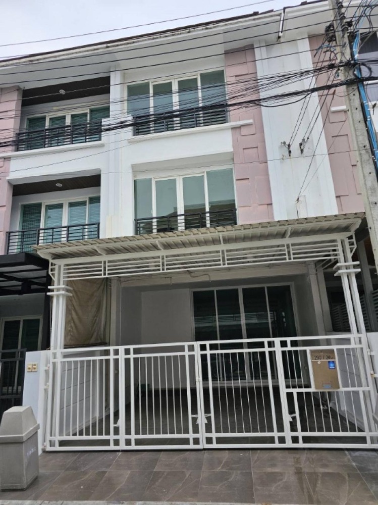 ให้เช่าทาวน์โฮมเลียบทางด่วนรามอินทรา : บ้านกลางเมืองเอสเซ้น พระราม 9-ลาดพร้าว 84 (Baan Klang Muang S-Sense Rama 9 Ladprao 84)