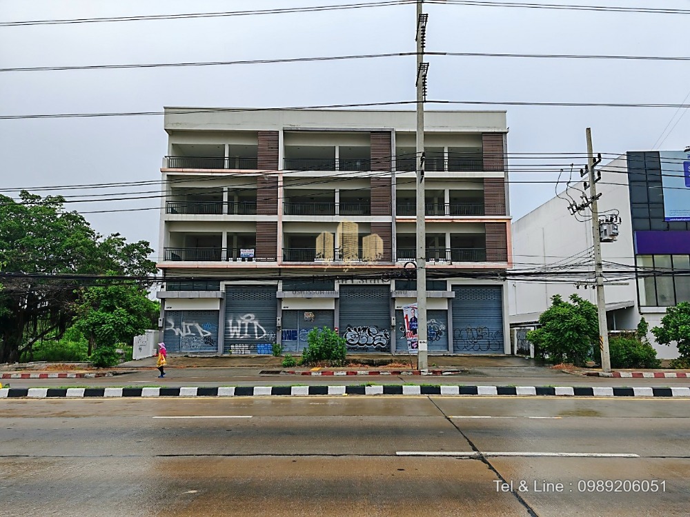 For RentShop HousePathum Thani,Rangsit, Thammasat : Commercial building/warehouse for rent, Lam Luk Ka Road, Khu Khot Subdistrict, Lam Luk Ka District, Pathum Thani, area 600 sq m.