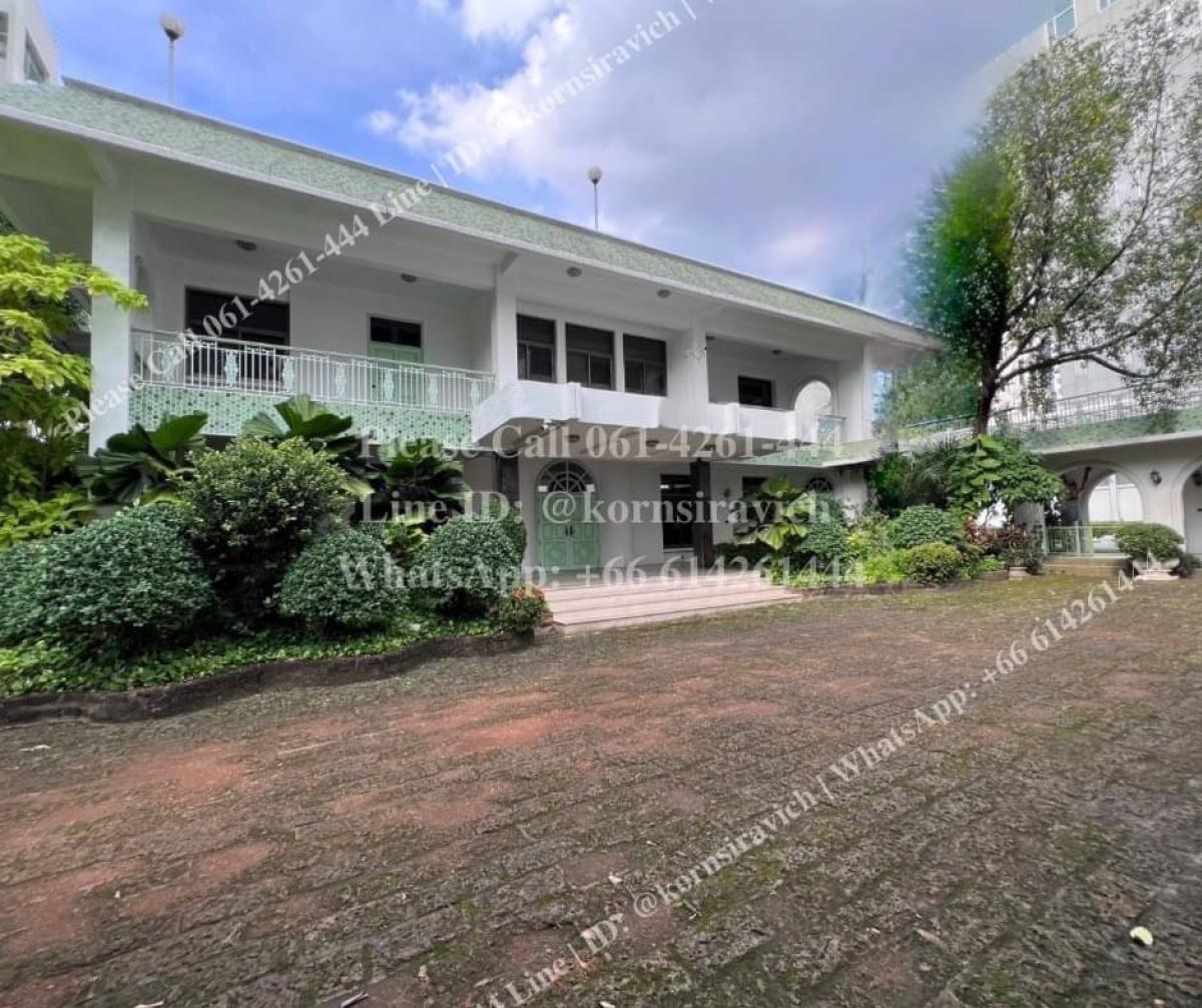 For RentHome OfficeSukhumvit, Asoke, Thonglor : For rent: Home office / or business, Soi Thonglor, Sukhumvit 55, 12 parking spaces, suitable for: office, clinic, spa, Wellness, ID-Drip, Facial Treatment, Anti-aging, Medicine