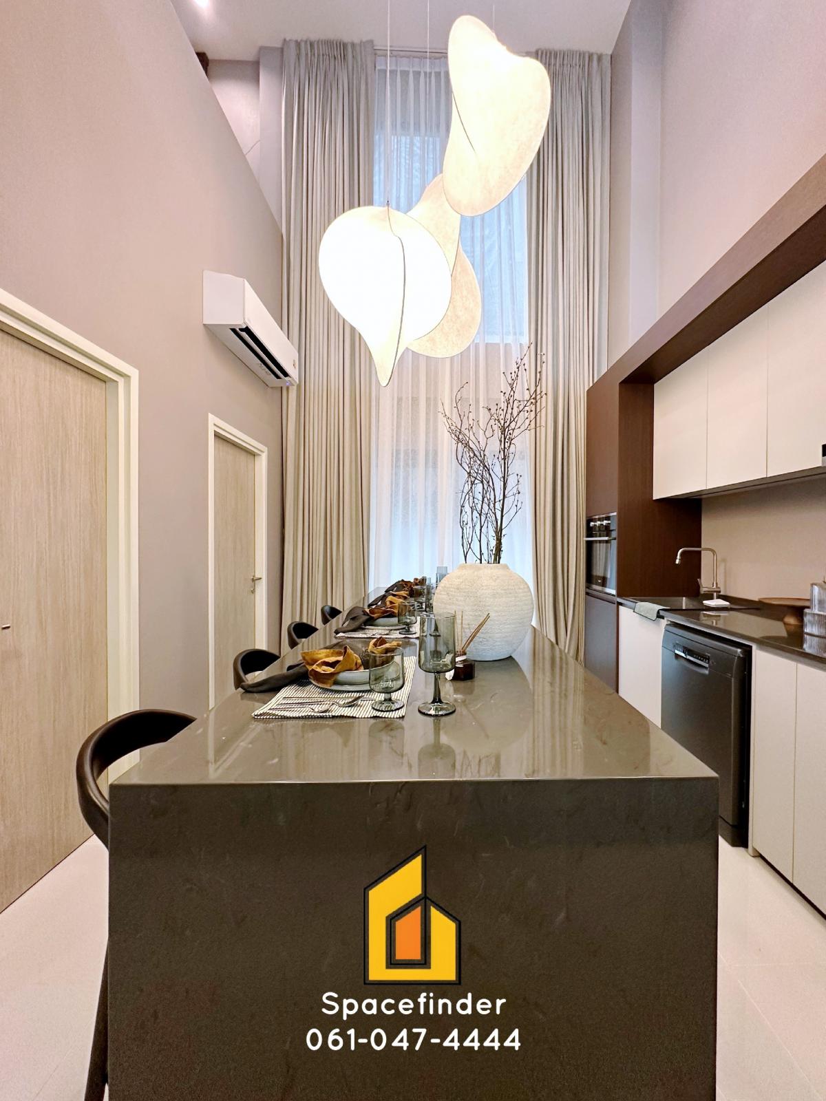 ให้เช่าทาวน์โฮมพัฒนาการ ศรีนครินทร์ : 3 Bedrooms Townhouse In Gated Community In Krungthep Kreetha Area For Rent Call Spacefinder 061-047-4444 [1.7 km. to Wellington College International School and 4.6 km. to Brighton College Bangkok] Nirvana DEFINE Krungthep KreethaLand Size : 23 sq.wa230 s