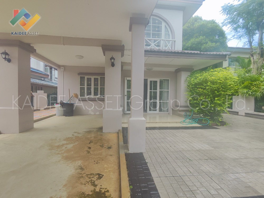 Single house, Parichat Village, Road 345, Pathum Thani. Loading...