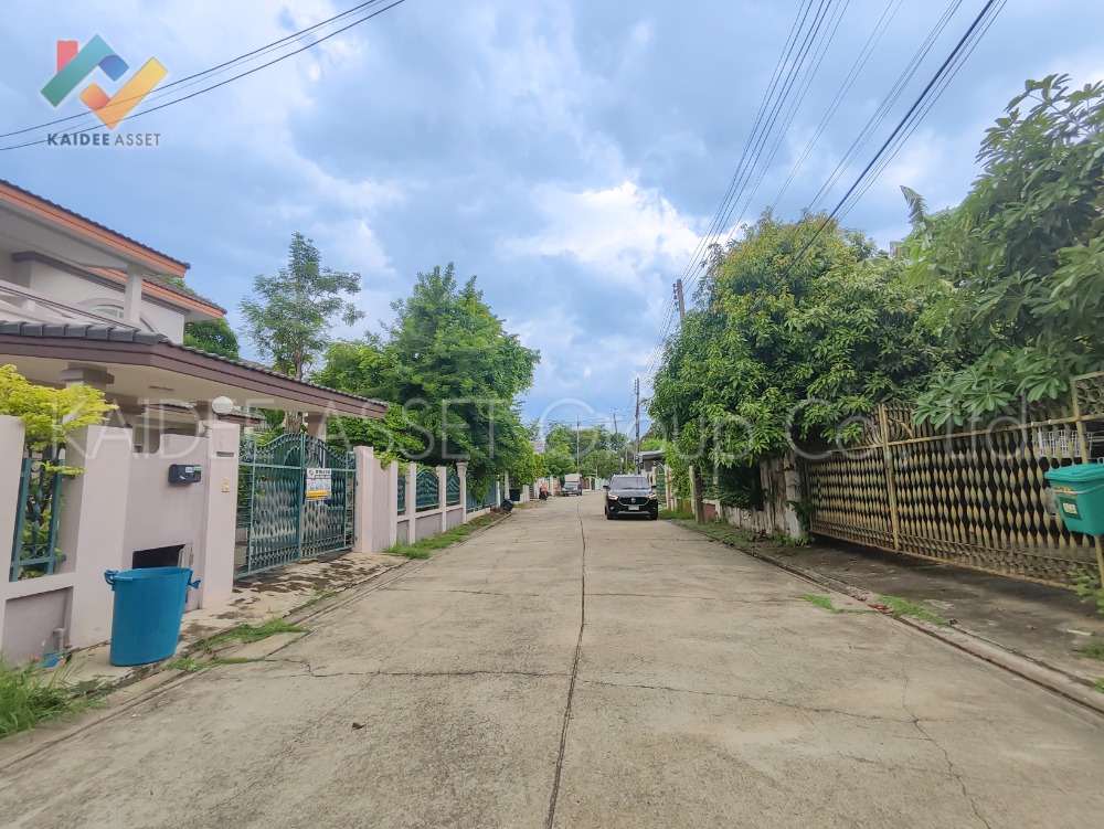 Single house, Parichat Village, Road 345, Pathum Thani. Loading...