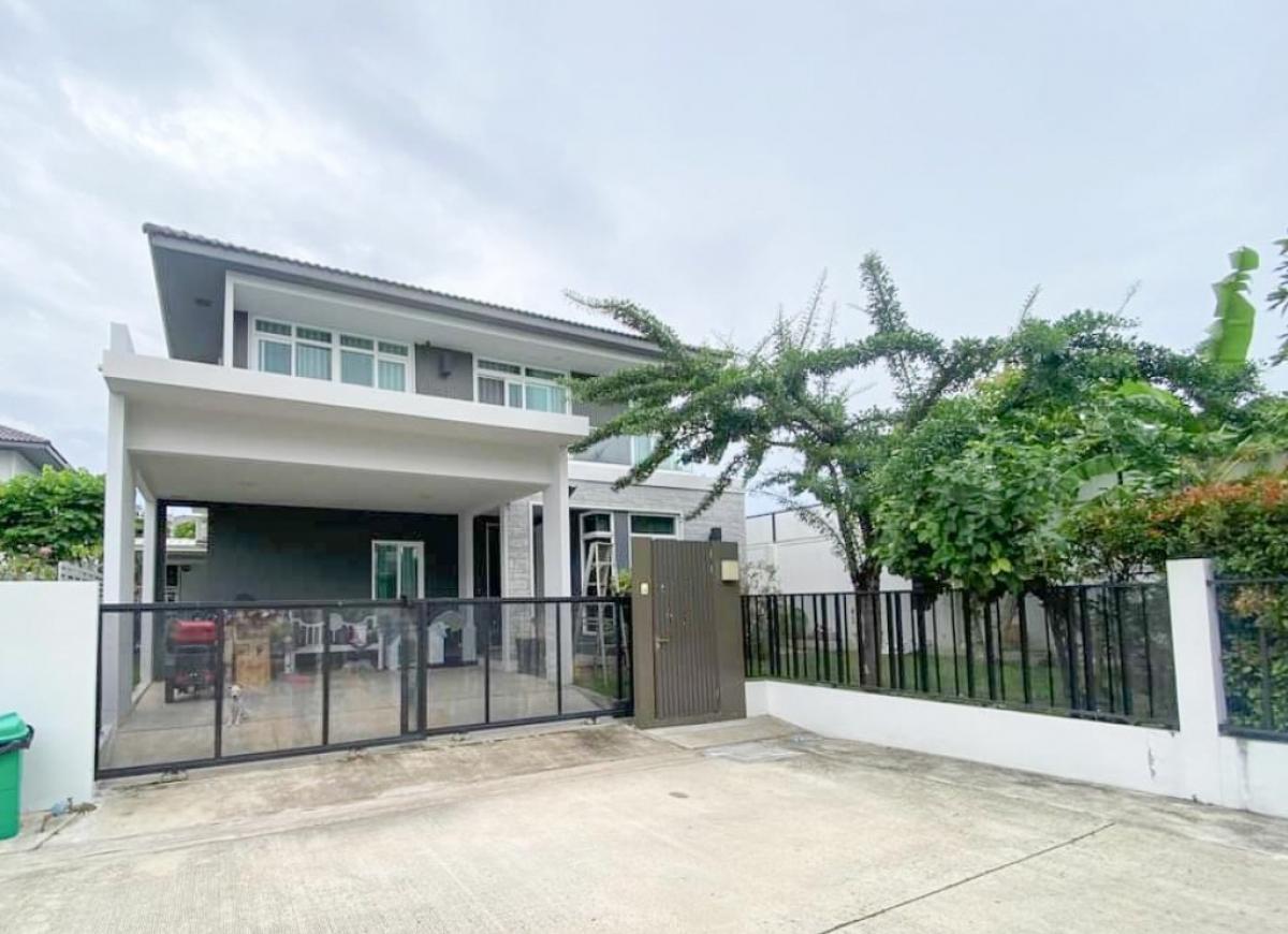 ขายบ้านบางนา แบริ่ง ลาซาล : หมู่บ้าน มัณฑนา2 ซอยราชวินิตบางแก้ว บ้านท้ายซอยมีความส่วนตัว พื้นที่เยอะ (ขายบ้านเปล่า)(H24095)