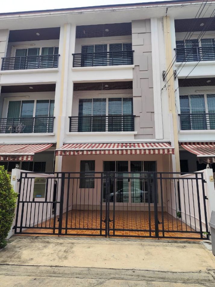 ให้เช่าทาวน์โฮมลาดพร้าว101 แฮปปี้แลนด์ : ให้เช่า ทาวน์โฮม บ้านกลางเมือง ลาดพร้าว 87 25 ตรว. หน้ากว้าง 5เมตรBaan Klang Muang Ladprao 87 for rent
