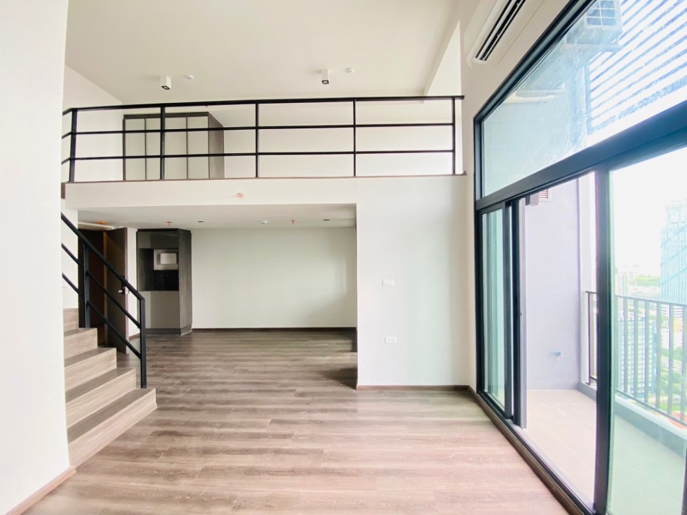 Ideo Rama 9 - Asoke, 2 bedrooms, 2 bathrooms, 2-storey high ceiling, fully furnished, ready to move in, free transfer fee, common area and special discount, direct room, no agent. Loading...