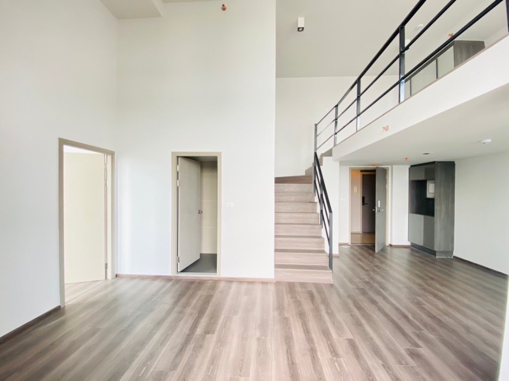 Ideo Rama 9 - Asoke, 2 bedrooms, 2 bathrooms, 2-storey high ceiling, fully furnished, ready to move in, free transfer fee, common area and special discount, direct room, no agent. Loading...