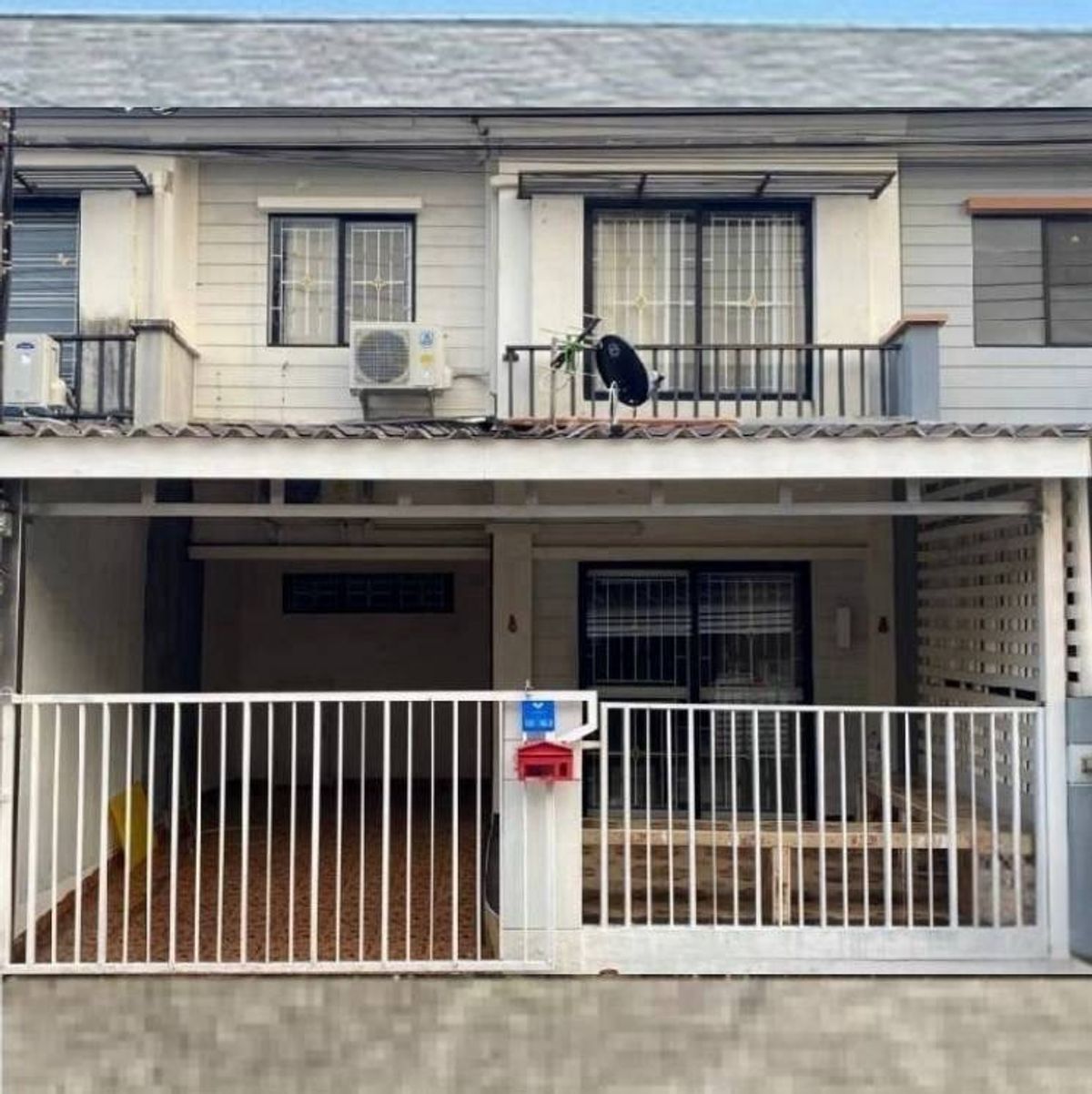 For RentTownhomeLadkrabang, Suwannaphum Airport : Townhouse for rent, Lat Krabang, 2 -story house in Pruksa Village 86/1 Soi Lat Krabang 54