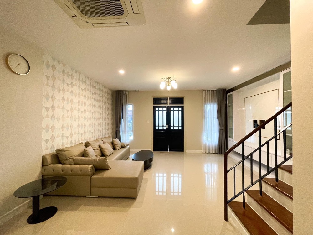 For RentTownhomeOnnut, Udomsuk : Luxury townhome for rent, Leon Sukhumvit 62, next to BTS Bang Chak and 2 expressways, near Gateway Ekamai, Lotus On Nut.