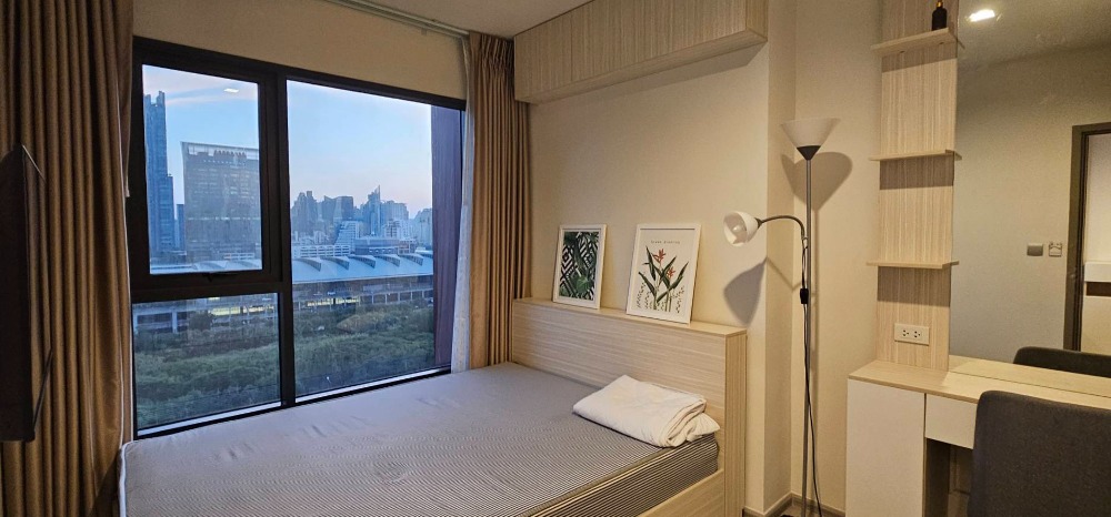 For RentCondoRama9, Petchburi, RCA : For rent: Life Asoke Hype: Life Asoke Hype, new room, city view, near MRT Rama 9 and Phetchaburi, only 400 meters.