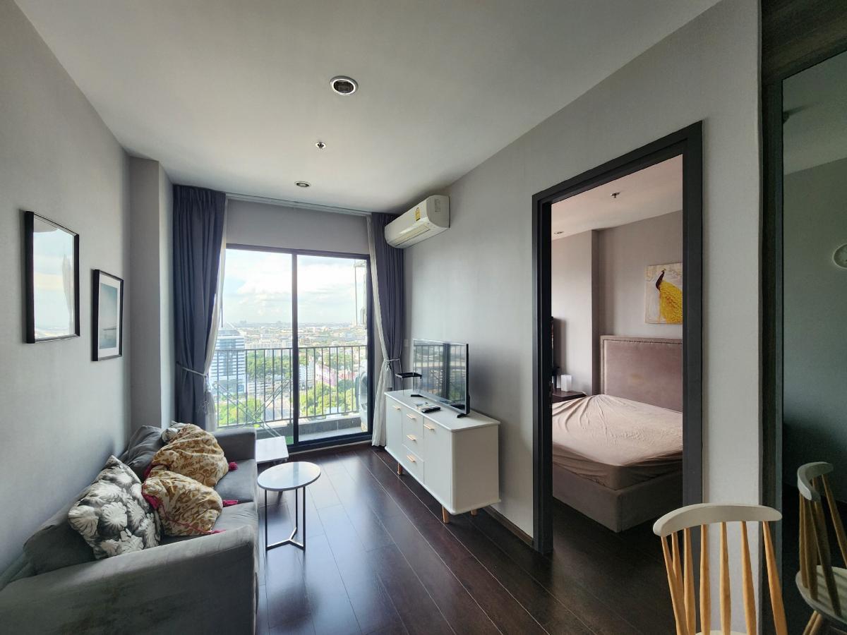 ให้เช่าคอนโดสุขุมวิท อโศก ทองหล่อ : Pw0367 โครงการ C Ekkamai 🔥เช่าเพียง 17000 บาท/เดือน🌺พื้นที่ขนาด 35ตร.ม. ชั้น 26🌺1 ห้องนอน 1 ห้องน้ำ