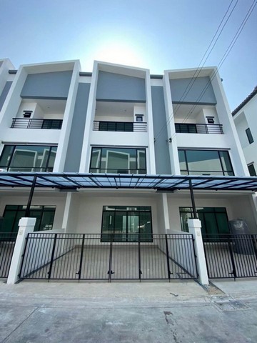 For RentTownhomeOnnut, Udomsuk : HR1727 3-story townhome for rent, Cordiz at Udomsuk 39 project, convenient travel location.