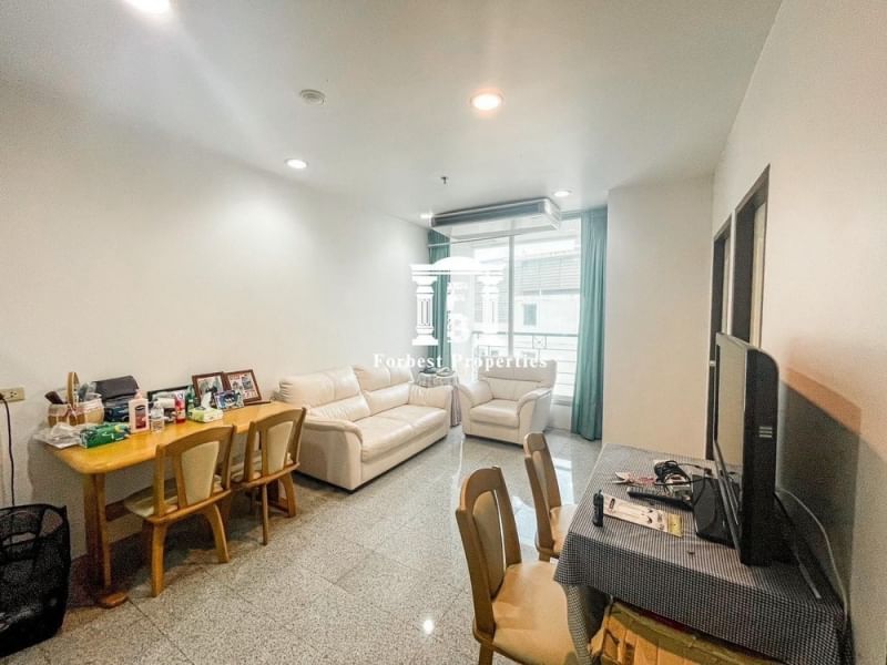 For sale Sathorn House Condominium. Surrounding facilities Near BTS, easy and convenient to travel. Loading...