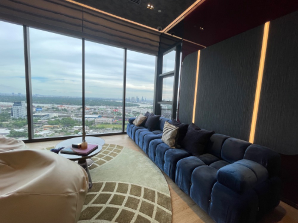 For SaleCondoKhlongtoei, Kluaynamthai : Life Rama 4 - Asoke 🌊 in the heart of the city, with a view of the Chao Phraya River, starting at only 3.75 million baht ✨ Beautiful common area, worth more than the price, near MRT Queen Sirikit Center / can make an appointment to view, contact 062-362-5