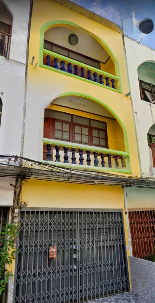 For RentShop HouseOnnut, Udomsuk : For rent ✅ 3-story commercial building, Udomsuk Soi 10 ✅ Located in Udomsuk Soi 10, can exit Soi 8.