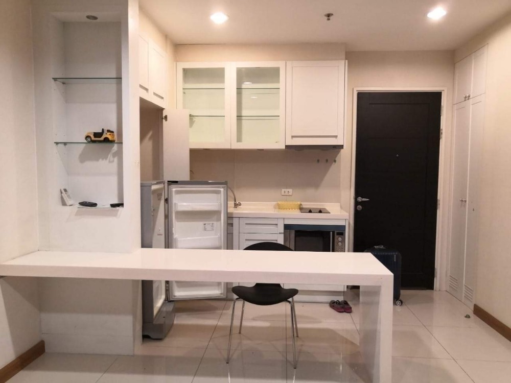 For rent: Ivy Residence Pinklao near #Pata  Pinklao #Central  Pinklao #Chao  Phraya Hospital #MRT  Bang Yi Khan Loading...