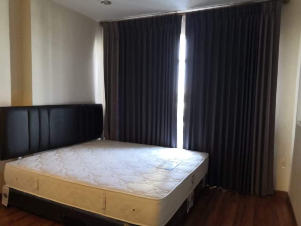 For rent: Ivy Residence Pinklao near #Pata  Pinklao #Central  Pinklao #Chao  Phraya Hospital #MRT  Bang Yi Khan Loading...
