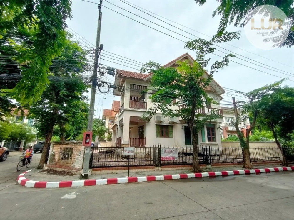 ขายบ้านเดี่ยว มบ.วรารมย์ ประชาอุทิศ 98 หลังมุม 4 นอน 3 น้ำ 78 ตรว. โครงการติดริมถนน 6.2 ล้าน (ราคาต่อรองได้) Loading...