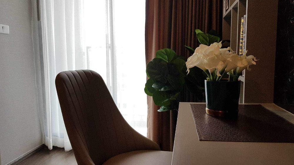 For RentCondoOnnut, Udomsuk : For rent IDEO S93, size 35 sq m, next to BTS, convenient travel, 8th floor, good common area, beautiful room, has bathtub, complete furniture