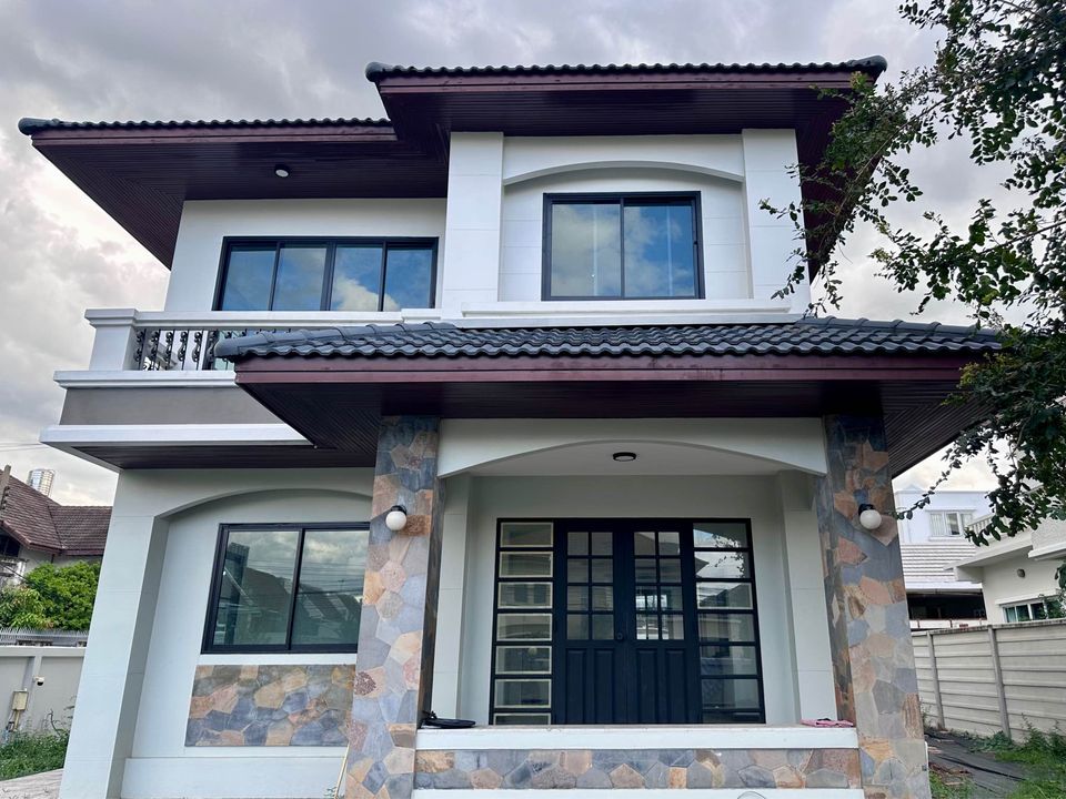 ให้เช่าบ้านบางนา แบริ่ง ลาซาล : ให้เช่า บ้านเดี่ยว 2 ชั้น ใกล้ BTS บางนา สุขุมวิท 70/3
