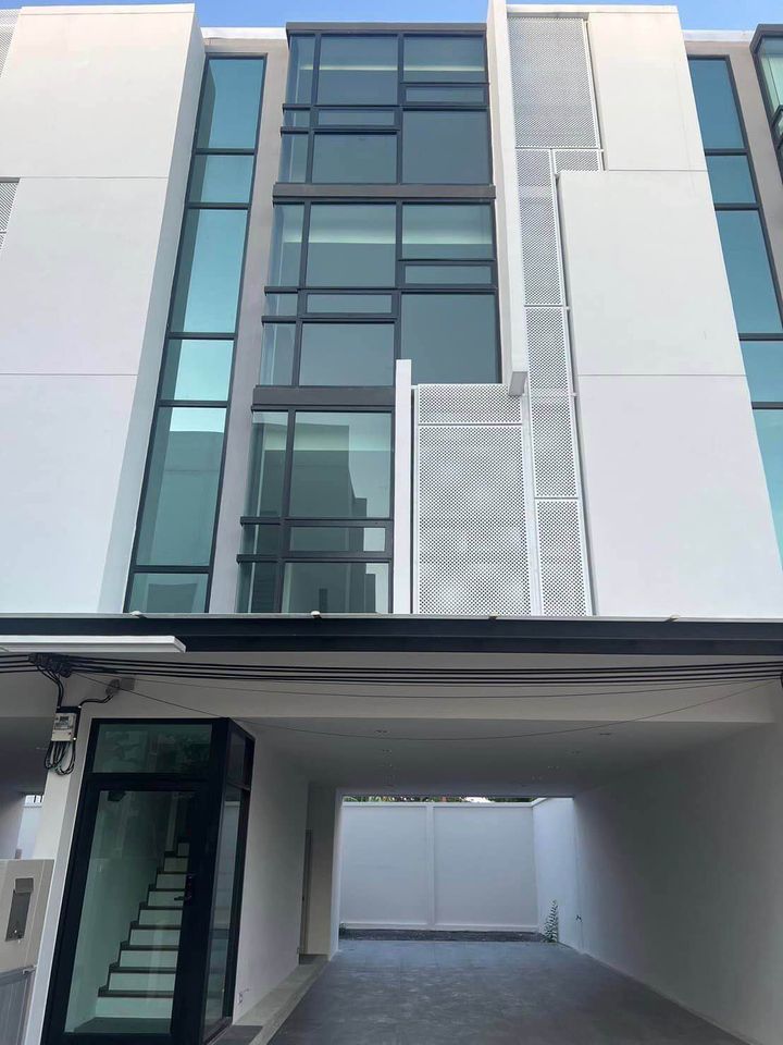 ให้เช่าโฮมออฟฟิศนวมินทร์ รามอินทรา : 🏚ปล่อยเช่า! โฮมออฟฟิศ 4 ชั้น เดย์ส รามอินทรา-วัชรพล DAYS Ramintra-Watcharapol
