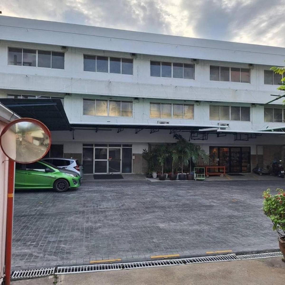 For RentWarehouseChokchai 4, Ladprao 71, Ladprao 48, : For rent: Office, warehouse, Soi Lat Phrao 71