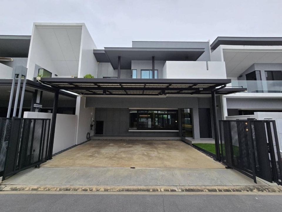 For RentTownhomeBangna, Bearing, Lasalle : Townhome for rent Vive Bangna Km.7 new renovated modern design ( SPSEVE254 )