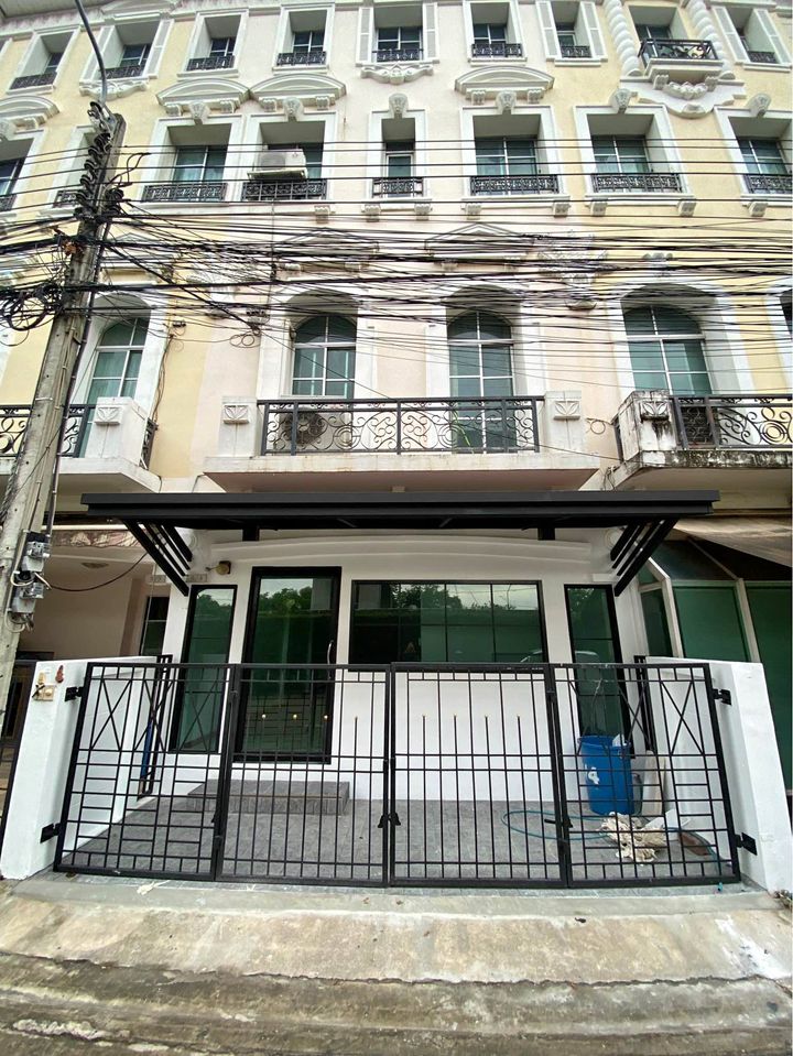 For RentTownhomeKasetsart, Ratchayothin : For rent, Monte Carlo Village, Vibhavadi Rangsit Road