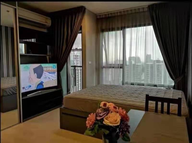 ให้เช่าคอนโดพระราม 9 เพชรบุรีตัดใหม่ RCA : คอนโดให้เช่า “ริทึ่ม อโศก  ” MRT พระราม 9