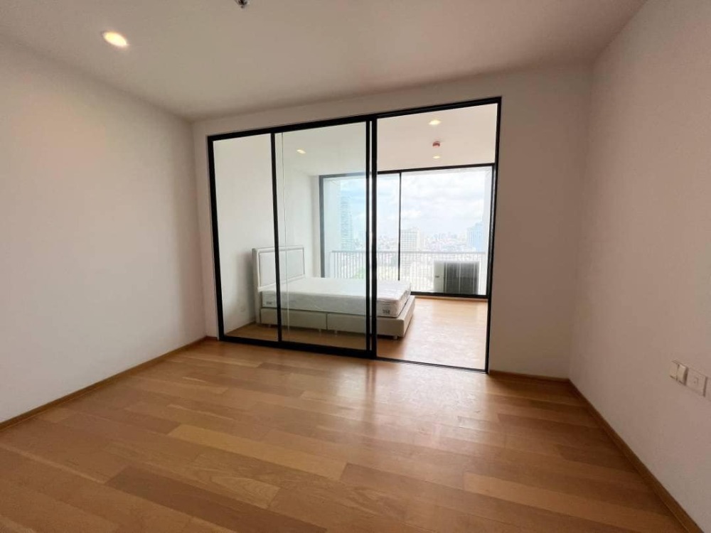 For RentCondoSathorn, Narathiwat : Condo for rent Noble Revo Silom *near BTS Surasak*