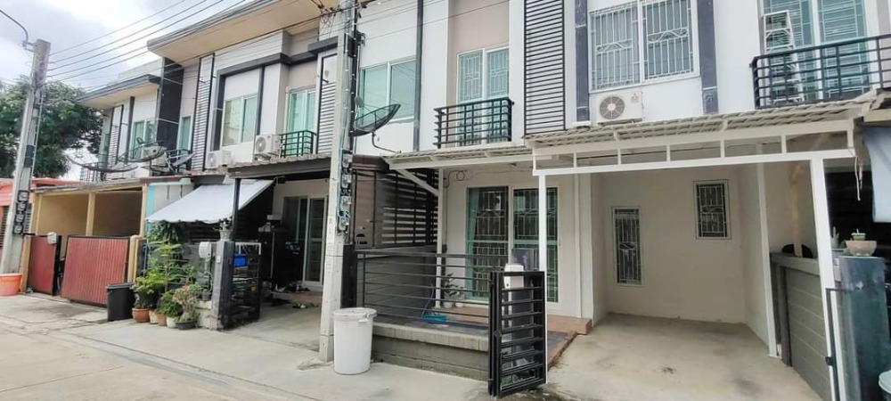 For RentTownhomeThaphra, Talat Phlu, Wutthakat : For rent: Gusto Village Sathorn-Taksin, Thet Thai Road