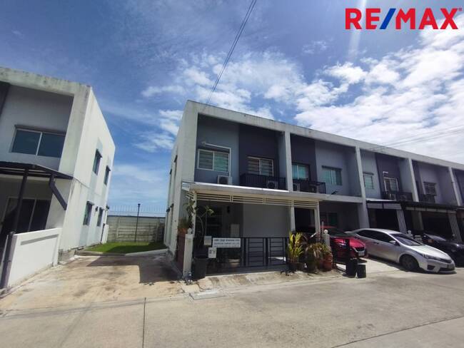 ขายทาวน์โฮมพระราม 2 บางขุนเทียน : บ้าน ฮาบิทาวน์ เนสท์ ท่าข้าม พระราม2 ( Habitown Nest ) หลังมุม สวยระดับบ้านตัวอย่าง แถมเฟอร์ฯทั้งหลัง+แอร์4เครื่อง คุ้มสุดๆ