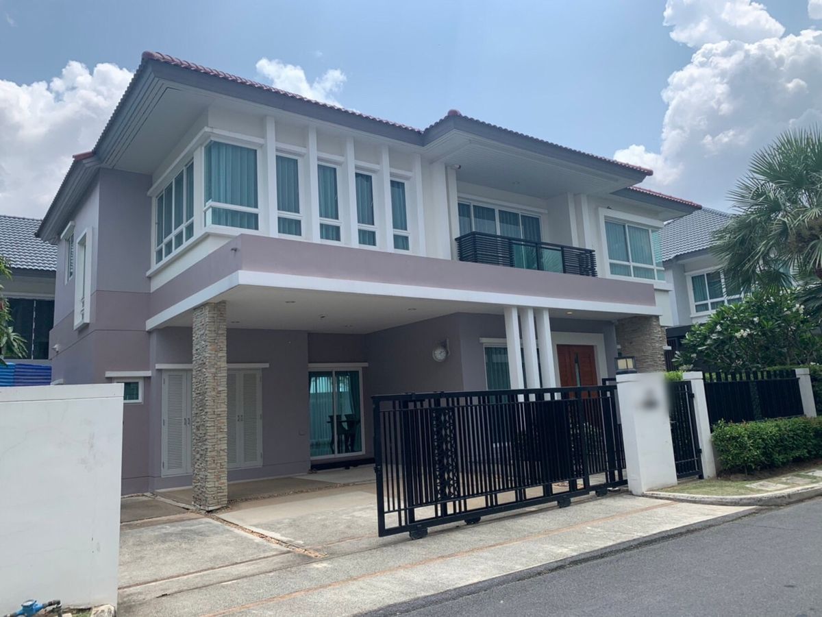 ให้เช่าบ้านพัฒนาการ ศรีนครินทร์ : ให้เช่า บ้านเดี่ยว 2 ชั้น แกรนด์ บางกอก บูเลอวาร์ด พระราม 9 - ศรีนครินทร์  ใกล้รถไฟฟ้าสีเหลือง ศรีกรีฑา