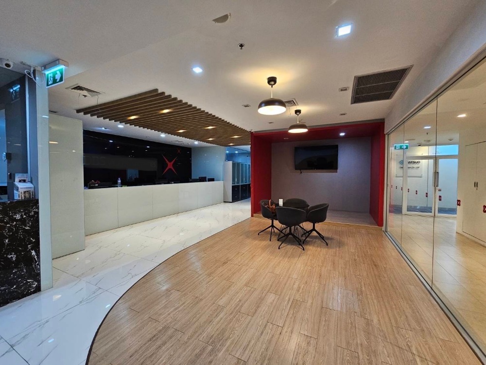 For RentOfficeOnnut, Udomsuk : Office for rent with good condition, walk to BTS 1 minutes !! Special Price !! 办公室租赁，1分钟到达BTS站，价格优惠！