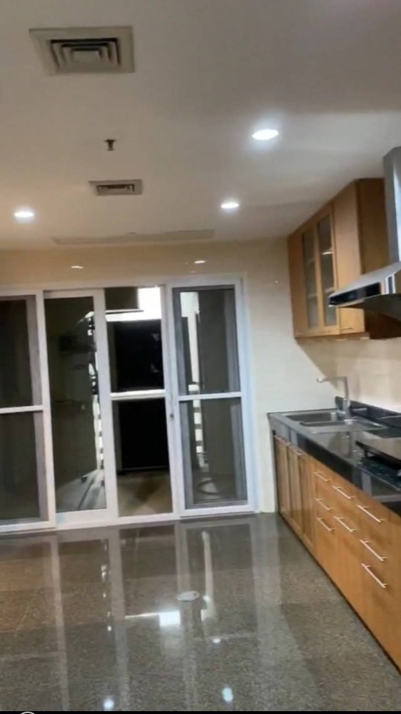 ให้เช่าคอนโดสุขุมวิท อโศก ทองหล่อ : คอนโด เซ็นจูรี่ ไฮท์ ห้องหรู 3 นอน ให้เช่า พร้อมย้าย