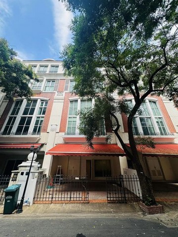 For RentTownhomeSukhumvit, Asoke, Thonglor : HR1777 Townhouse for rent, 4.5 floors, Baan Klang Krung project, Thonglor, Sukhumvit 55, fully furnished, ready to move in
