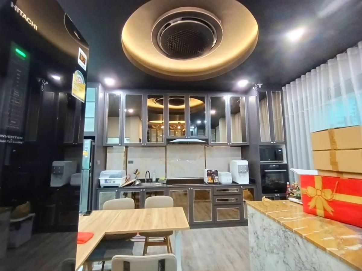 For RentHome OfficeYothinpattana,CDC : **For Rent: Arco Home Office Life (Ekkamai-Ramintra)** Luxurious Home Office in the Heart of the City