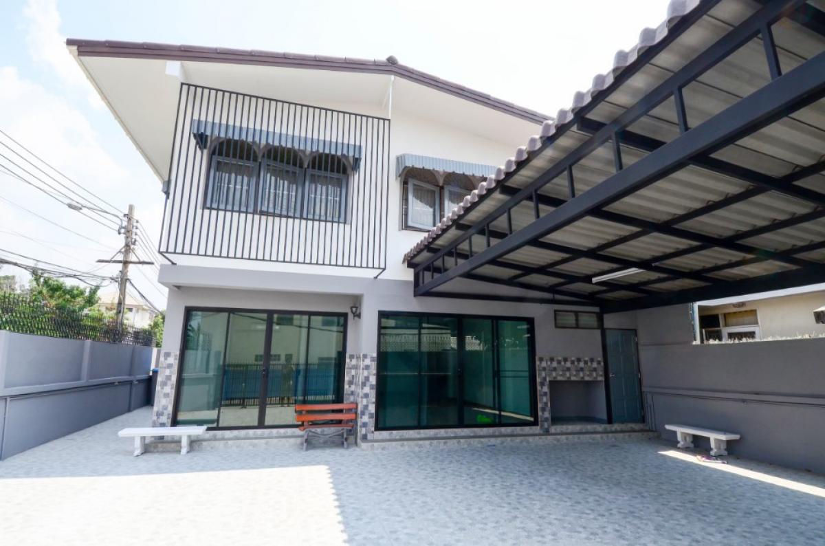 ให้เช่าโฮมออฟฟิศโชคชัย4 ลาดพร้าว71 : ปล่อยเช่า โฮมออฟฟิศ โชคชัย 4 ลาดพร้าว, ที่จอดรถ 4 คัน, ทำเลดี ใกล้ เลียบด่วน และ เซนทรัล อีสวิลล์