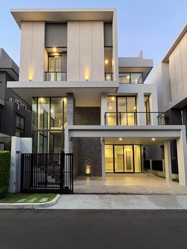 For SaleHouseYothinpattana,CDC : For sale: 3-storey detached house, Baan Klang Muang, CLASSE, Ekkamai-Ramintra, new house - area 52.6 sq.wa., usable area 346 sq.m., 5 bedrooms, 5 bathrooms, Sukonthasawat Road 19