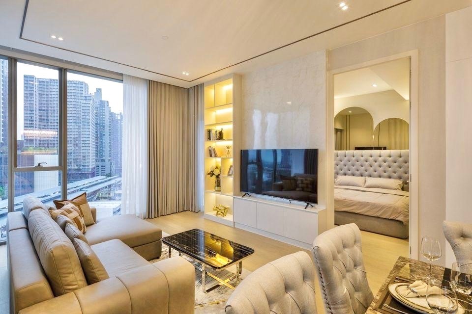 ให้เช่าคอนโดสุขุมวิท อโศก ทองหล่อ : The Luxury Condo for Rent | The Strand Thonglor. 2 bedrooms Size 95 sq.m. Fully Furnished! Ready to Move in!