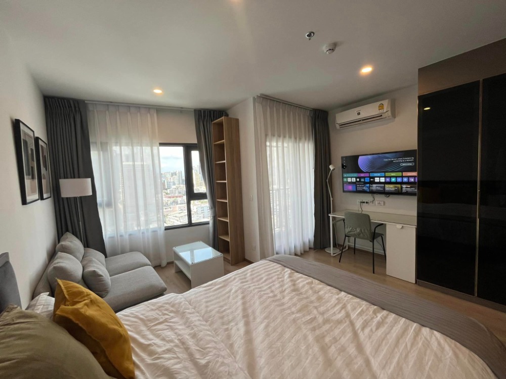 For RentCondoKhlongtoei, Kluaynamthai : 👑 Life Rama 4 - Asoke 👑 For rent, 1 BEDROOM, size 26.72 sq m., 17th floor, Benjasiri Park view, complete furniture and appliances