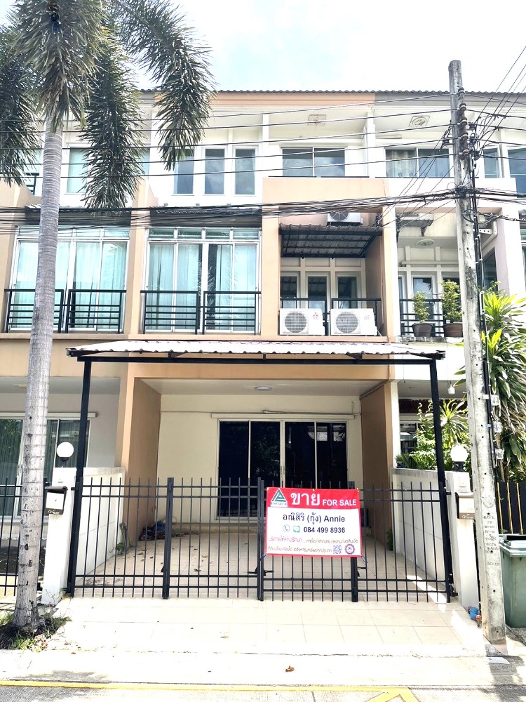 For SaleTownhomeNawamin, Ramindra : Townhome for sale, Vista Park Ratchada-Ram Intra, very good condition, ready to move in, width 5 meters, 22.3 sq.wa., 200 sq.m., shady with a garden, common area and large trees within the project.