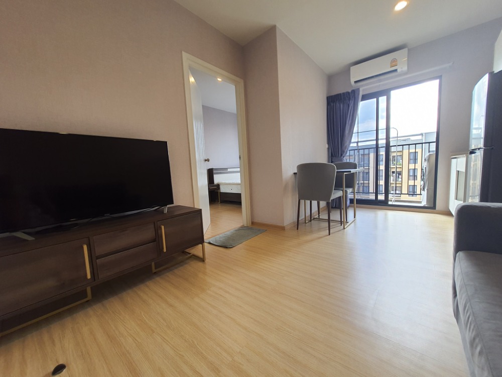 🌟 For rent Plum Condo Pinklao Station 💖 Fully furnished and electric appliances ready to move in 💖 Beautiful room, cheap price 💥 With washing machine Loading...