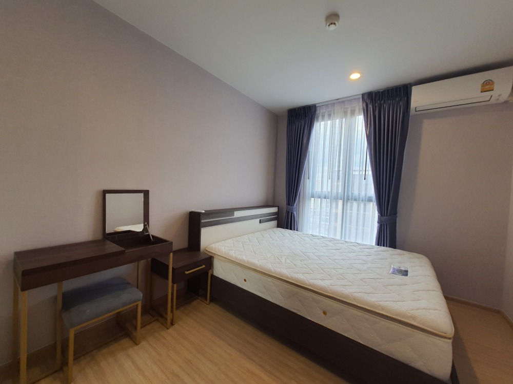 🌟 For rent Plum Condo Pinklao Station 💖 Fully furnished and electric appliances ready to move in 💖 Beautiful room, cheap price 💥 With washing machine Loading...